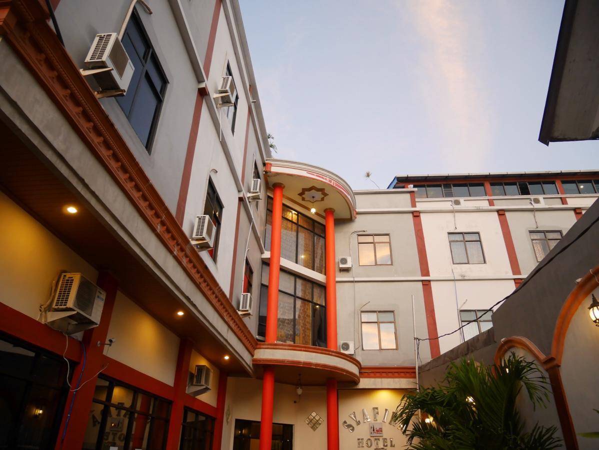 Syafira Hotel Langgur Eksteriør bilde